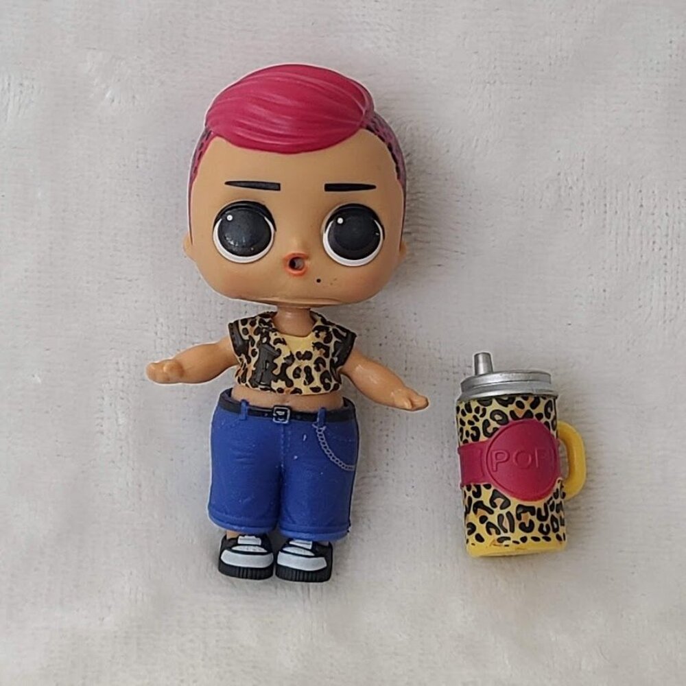 LOL Surprise Boys Slick Doll Series 3 MGA Leopard Shirt With Cup Accessory - Picture 2 of 5